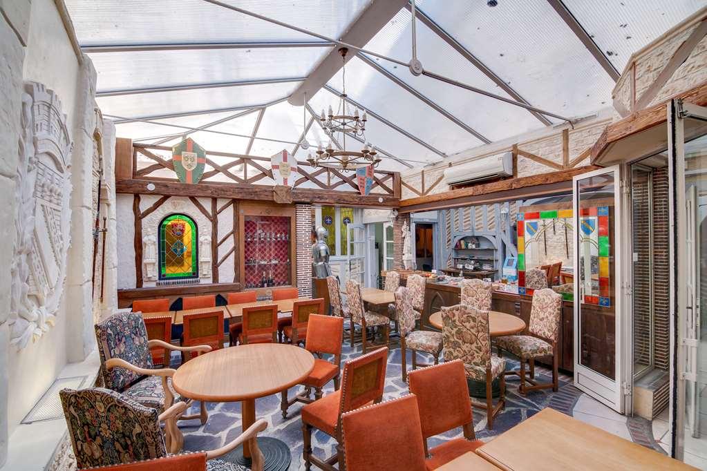 Brit Hotel Comtes De Champagne - Troyes Centre Historique Ресторант снимка