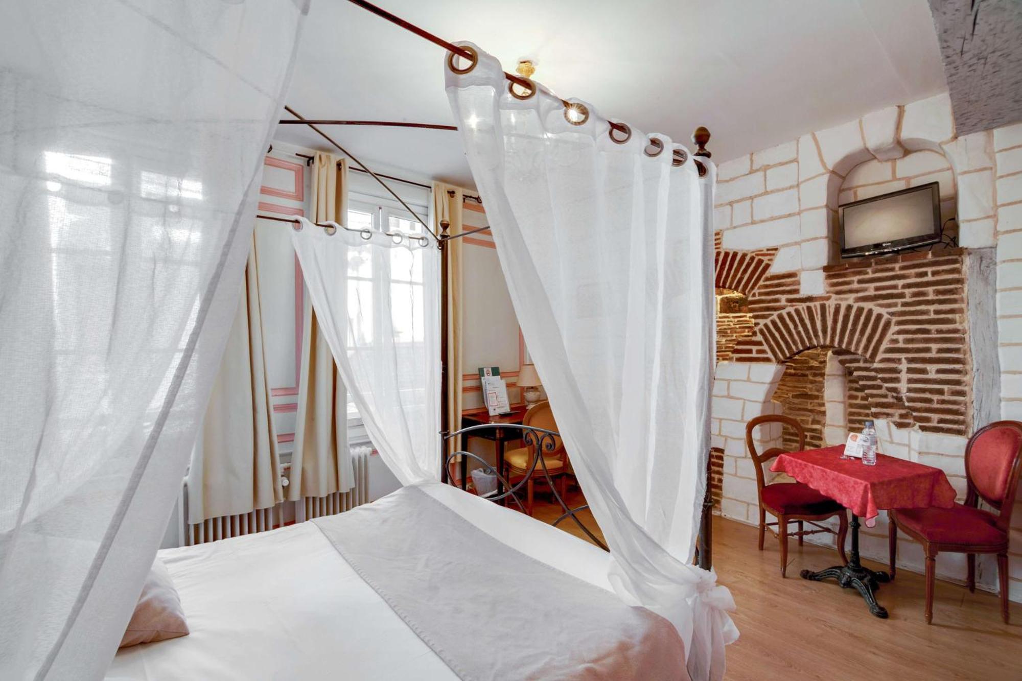 Brit Hotel Comtes De Champagne - Troyes Centre Historique Екстериор снимка