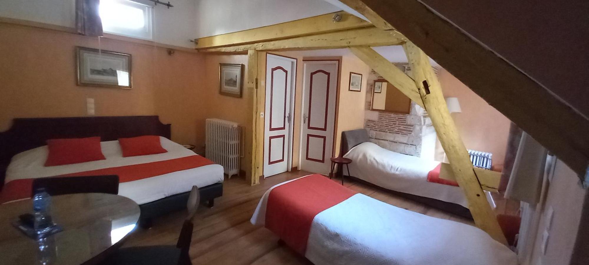 Brit Hotel Comtes De Champagne - Troyes Centre Historique Екстериор снимка